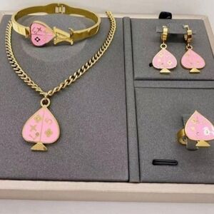 Elegant Gold and Pink Necklace Set